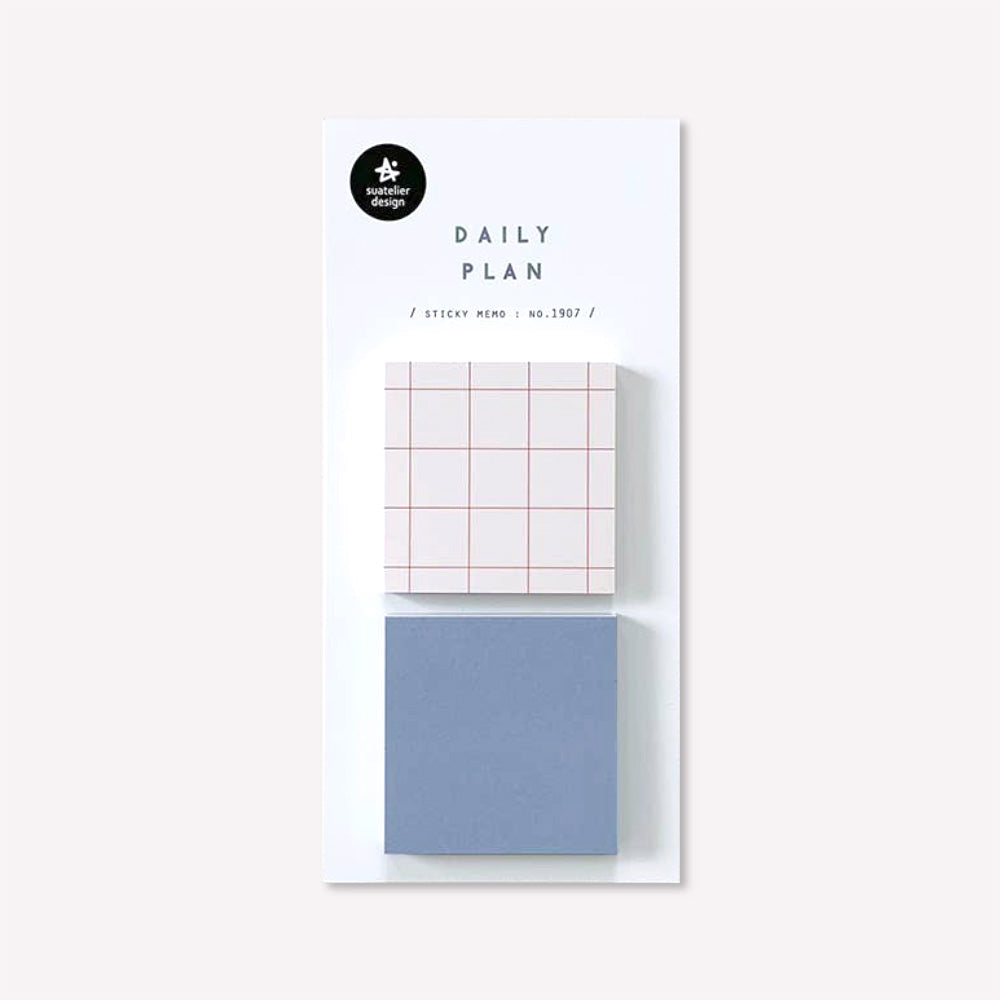 Daily plan memo notes no. 1907 by Suatelier. This pack of sticky memo notes includes two designs, one plain blue and one with a white and red grid pattern.