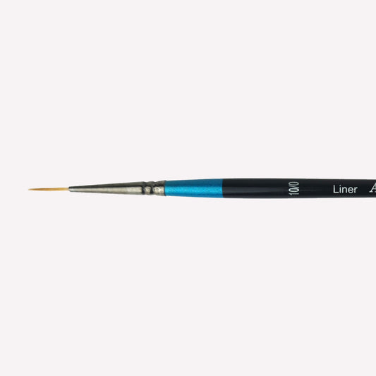 Daler Rowney Aquafine liner brush, available in size 10/0 features long, fine filaments tapering to a point, designed for watercolour painting. these brushes have a classy black handle with blue detailing and a silver ferrule.