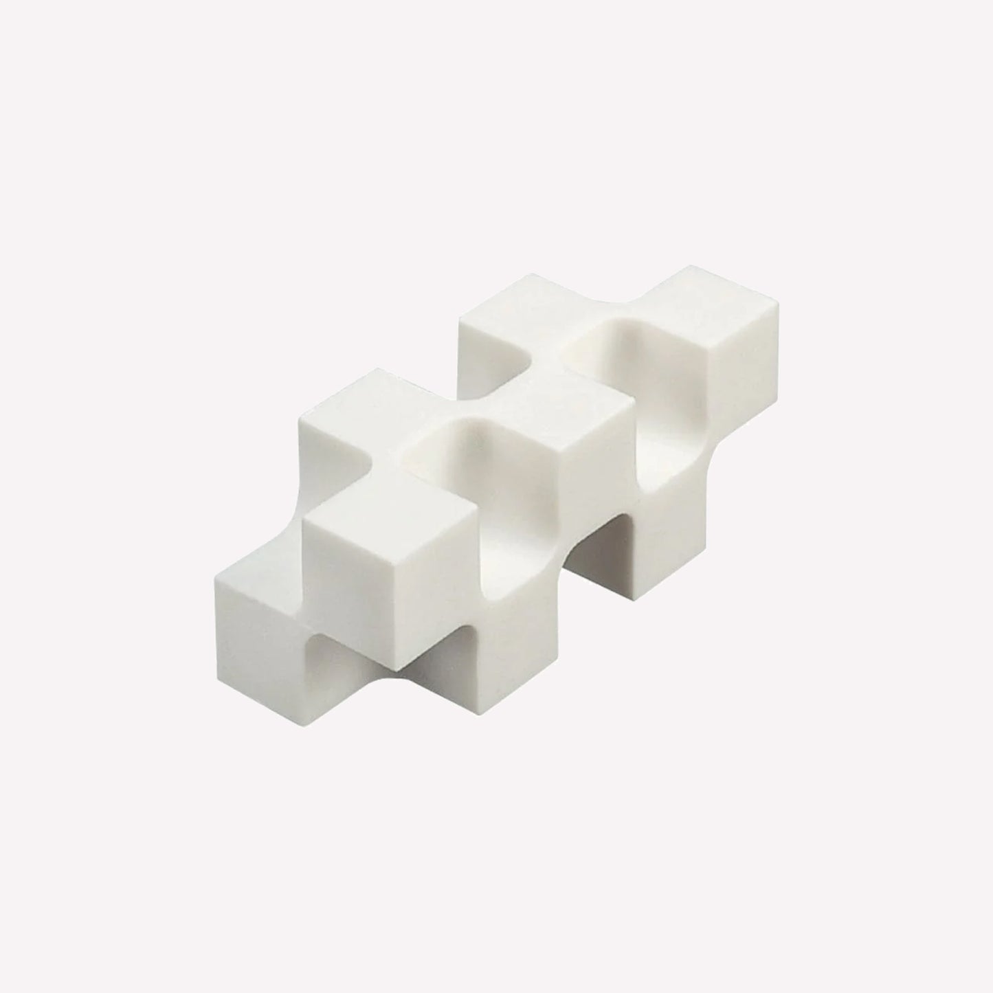 kokyo kadokeshi 28 corner eraser made from alternating cubes designed for erasing details and fine lines. 