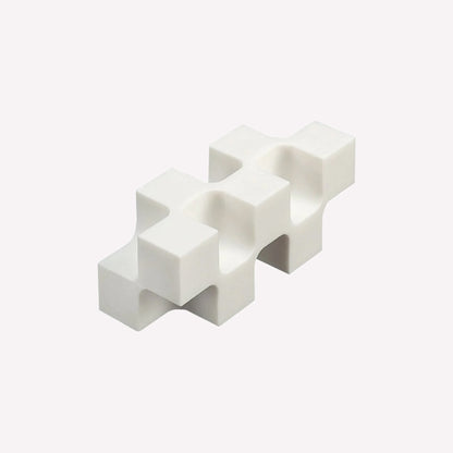 kokyo kadokeshi 28 corner eraser made from alternating cubes designed for erasing details and fine lines. 
